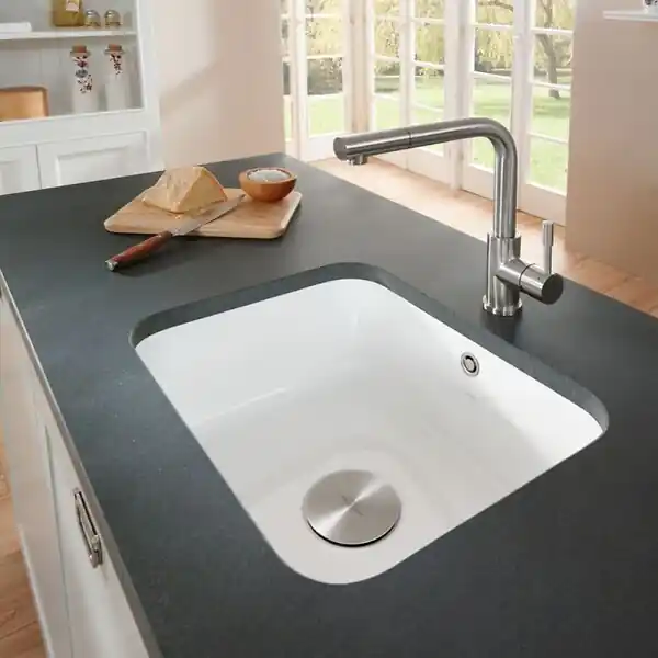 Evier 1 bac Cisterna 60C Chromite CeramicPlus avec vidage manuel VILLEROY ET BOCH Nouvel Arrivage