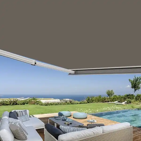 Store banne coffre intégral 5 x 3,5 m motorisé et manuel extérieur pour terrasse - Taupe COTE STORE Commande En Gros