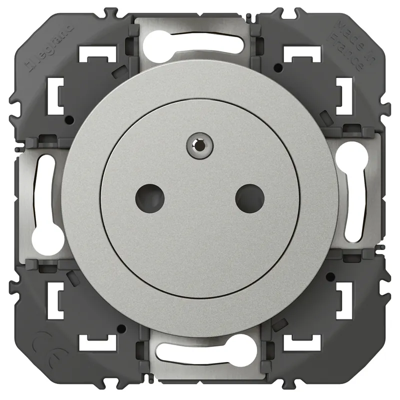 Authentique Prise électrique 2 pôles + terre surface aluminium Dooxie LEGRAND