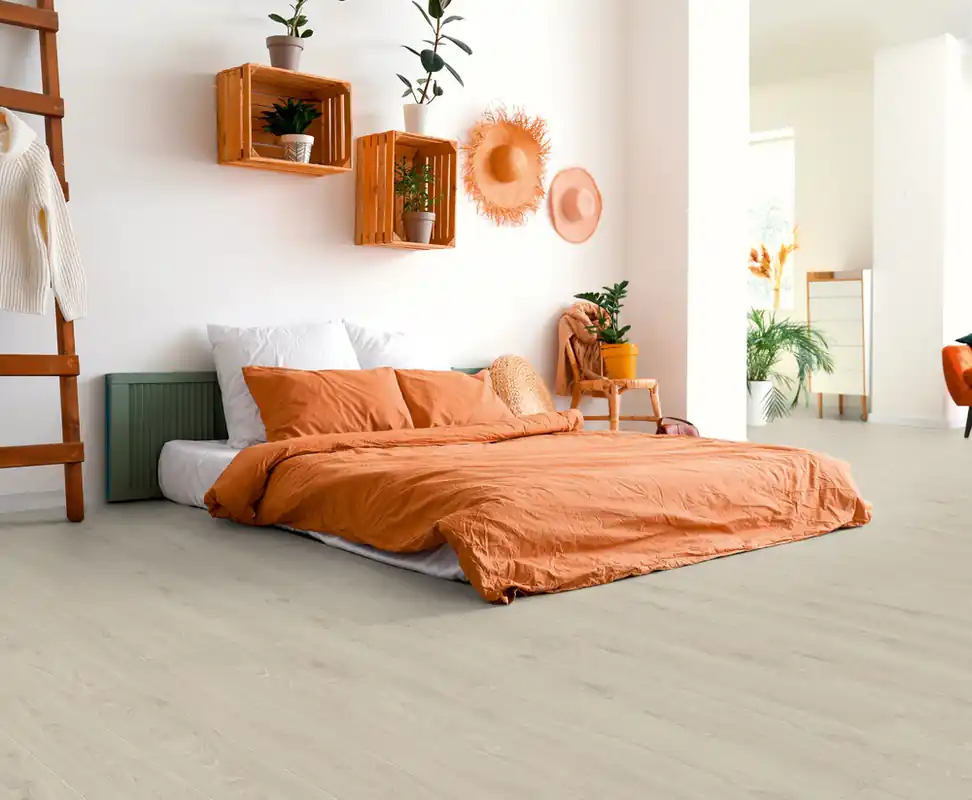 Remise Sol stratifié décor chêne beige AQAMAZONE ép 10 mm 15,7 x 138 cm AC5 compatible pièce humide 1,30 m² /pqt KRONOTEX