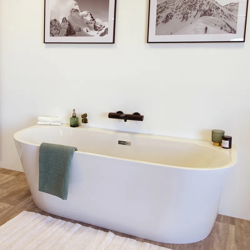 Baignoire semi-îlot blanche 170 x 75 cm Bacara BALNEO Satisfait Ou Remboursé