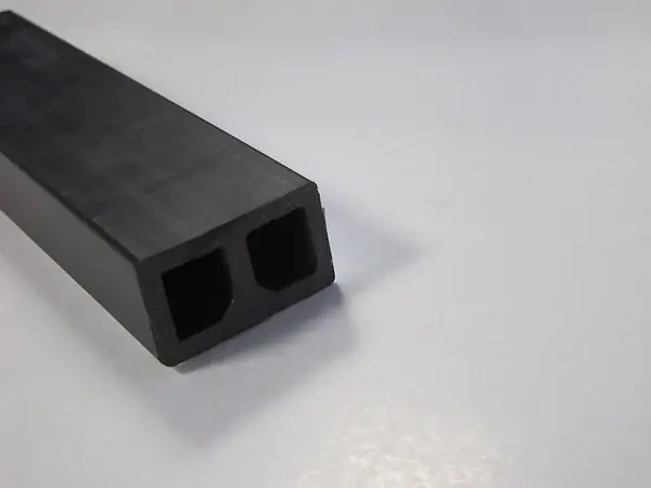 Achetez Aujourd'hui Lambourde composite alvéolaire XYLTECH - 200x5x3cm SEDPA