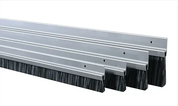 Prix Promo Bas de porte brosse aluminium - L.250cm ELLEN
