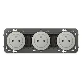 Triple prise 2P+T Dooxie - Aluminium - Surface 16A LEGRAND Seulement Aujourd'hui