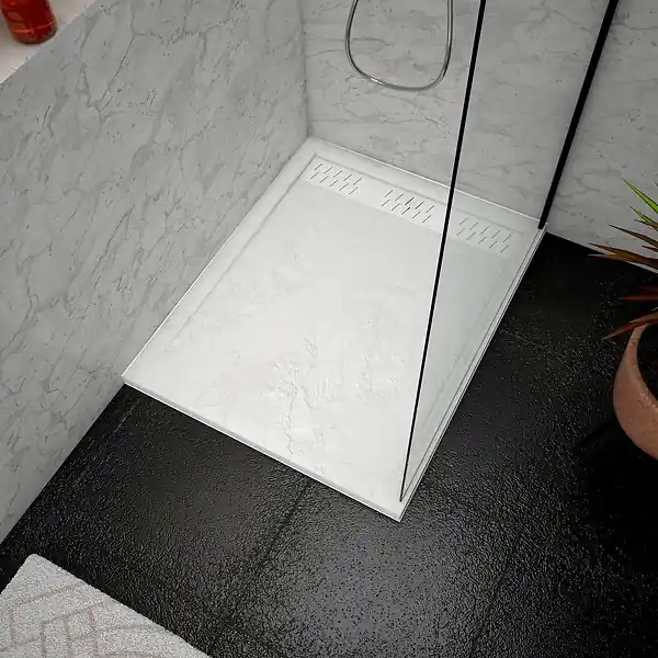 Receveur en acrylique Blanc Effet Pierre 80x100x4 cm + Grilles Linéaires Chrome et Blanche Mate AURLANE Offre Spéciale