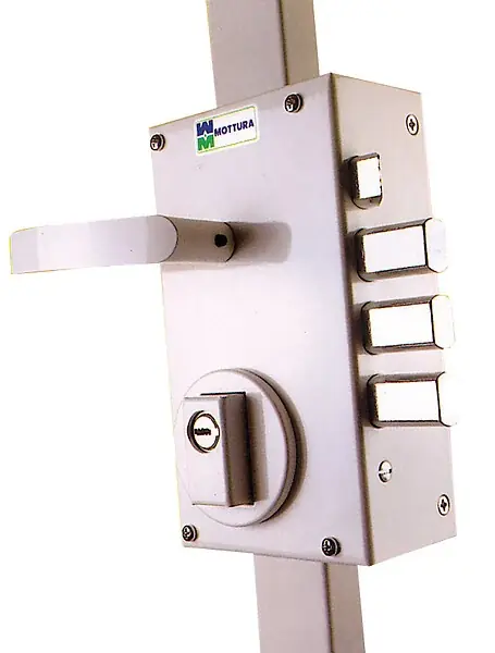 Serrure 3 points Série 468 profil europeen coloris blanc A2P* droite - MOTTURA - 38468BDMXA2P Prix Cassé