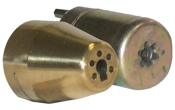 Jeu de cylindre CAVERS IZIS pour serrure emboutie A2P2 - ISEO - 56290005 Dernière Chance